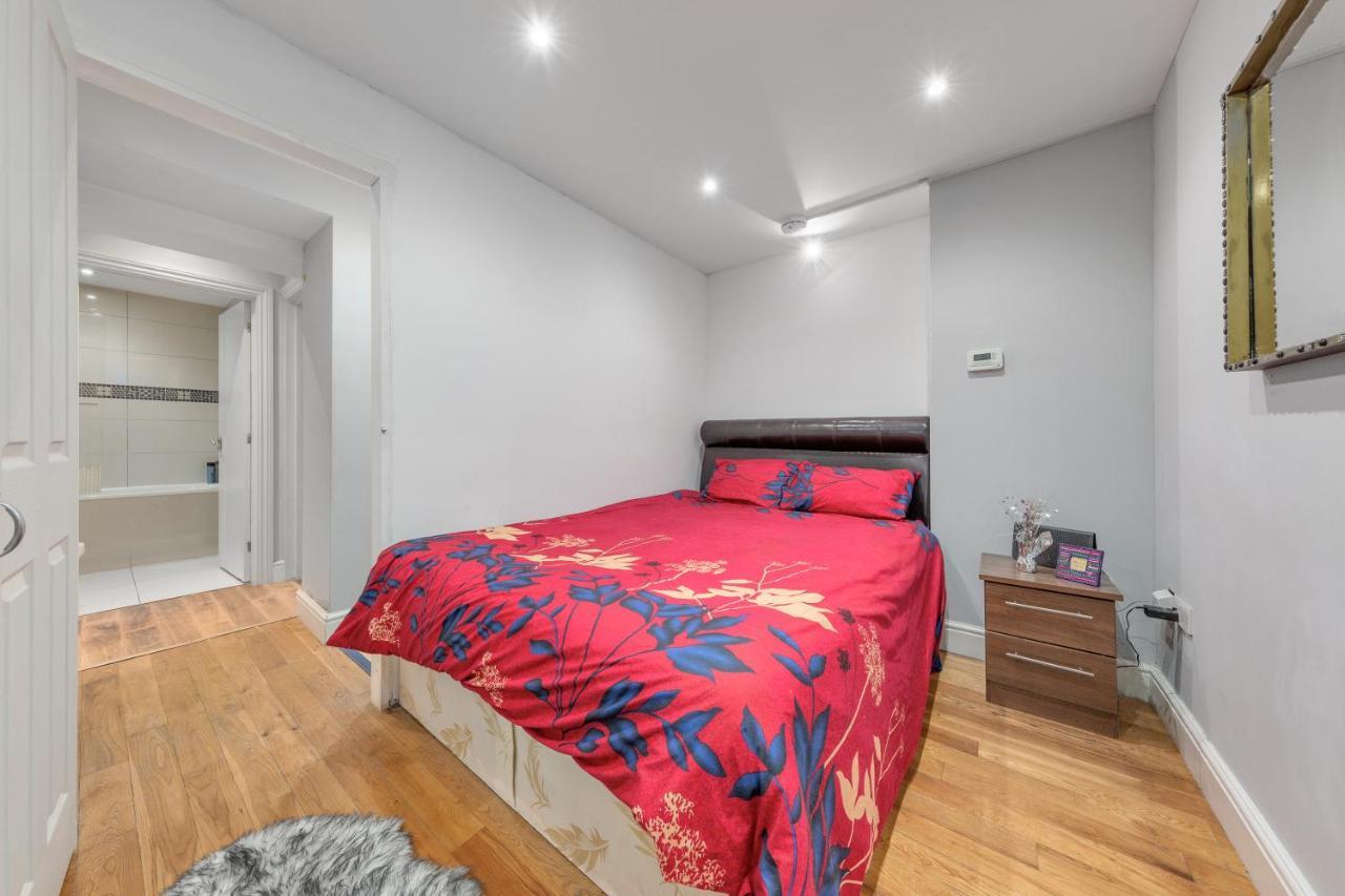 Elegant And Chic 2-Bedroom Basement Apartment In Paddington Londyn Zewnętrze zdjęcie