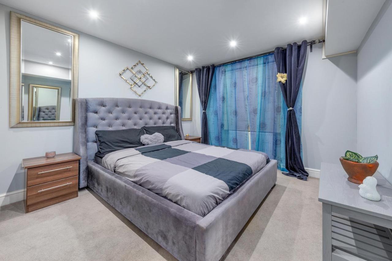 Elegant And Chic 2-Bedroom Basement Apartment In Paddington Londyn Zewnętrze zdjęcie