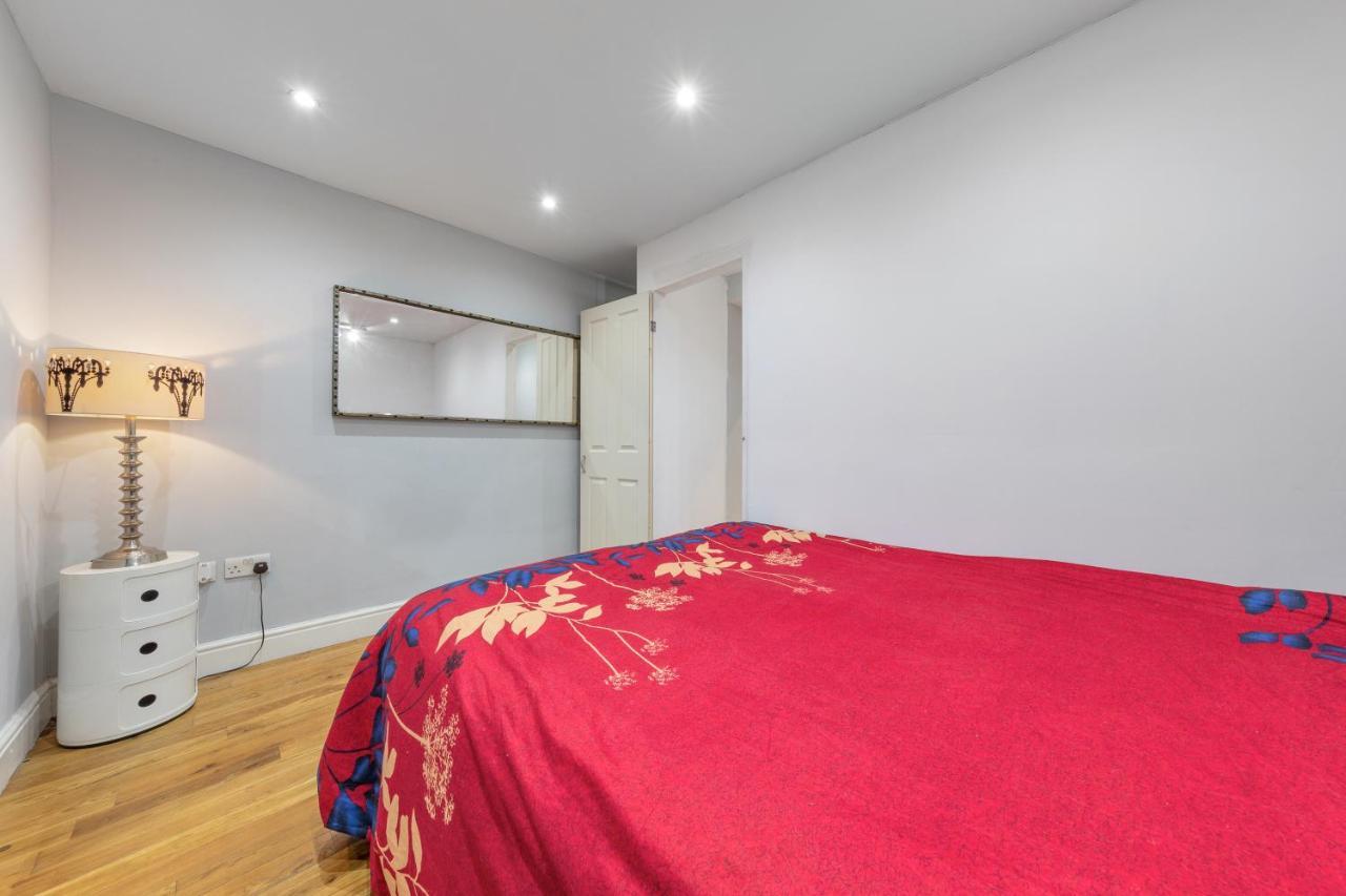Elegant And Chic 2-Bedroom Basement Apartment In Paddington Londyn Zewnętrze zdjęcie